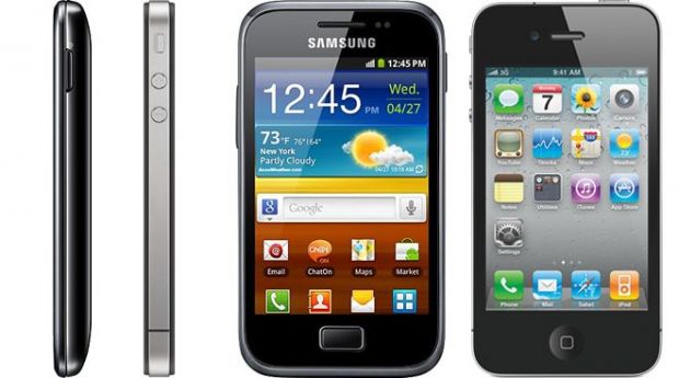 iPhone 4S vs. Galaxy ACE PLUS. Samsung ataca Apple inca din primele zile ale anului