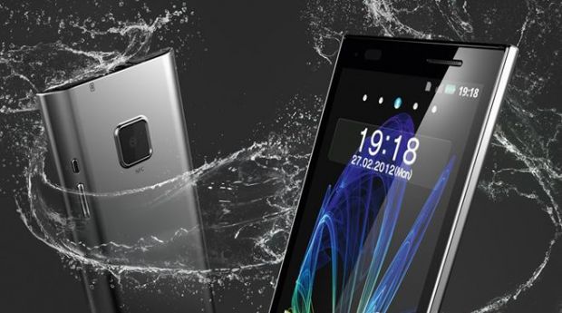 Panasonic revine in Europa cu un smartphone Android cu display de 4,3 inch, usor, subtire si rezistent la apa