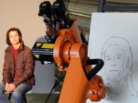 Robotul care stie sa deseneze portrete a trecut pe la CeBIT