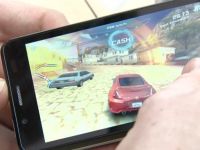 VIDEO Hands-On Orange Santa Clara, smartphone-ul Android cu procesor Intel