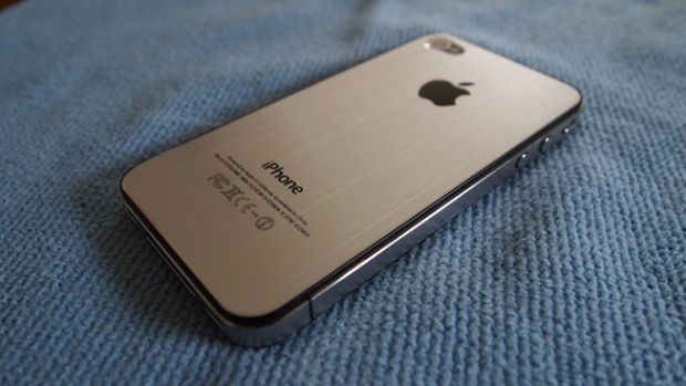 Apple ieftineste iPhone 4 si iPhone 4S, pentru ca telefoanele nu se mai vand