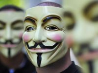 Alarma: 28.000 de conturi PayPal, sparte de hackerii de la Anonymous