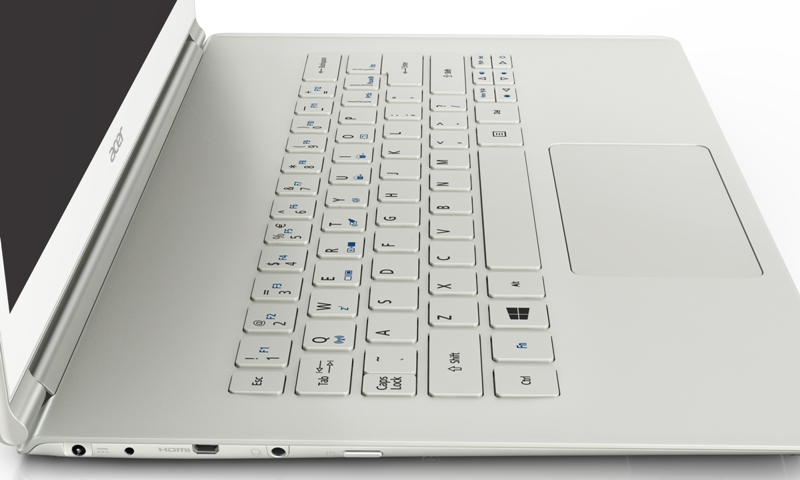 Acer Aspire S7, cel mai usor si mai subtire Ultrabook cu touch si Windows 8, acum in Romania