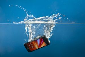 Vedetele lui 2012: Televizoarele subtiri si smartphone-urile reziste la apa