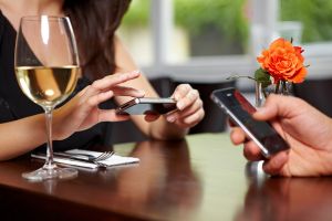 MWC 2013: Comanzi la restaurant, platesti la magazin si iei cupoane de reduceri cu o simpla aplicatie