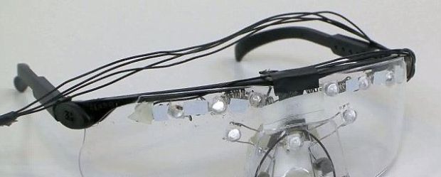 Anti-Glass, ochelarii care blocheaza filmarea cu Google Glass