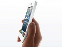 Apple va investiga moartea unei femei care s-ar fi electrocutat cu un iPhone 5