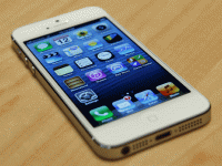 iPhone 5S ar putea intarzia. Telefonul are o problema