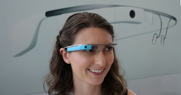 Inginerii care lucreaza la Google Glass doresc dezvoltarea cat mai rapida de aplicatii pentru dispozitiv