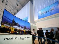 Samsung prezinta la IFA primul televizor Ultra HD curbat din lume
