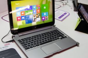 2 in 1, laptop si tableta. Toshiba lanseaza Satellite W30t si W30Dt