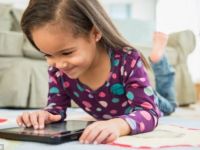 Smartphone vs. tableta: batalia se da si in randul copiilor