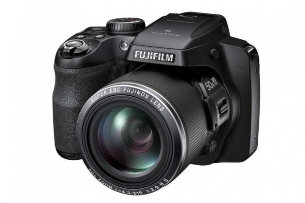 Fujifilm lanseaza la CES camerele foto cu super zoom si rezistente la ploaie