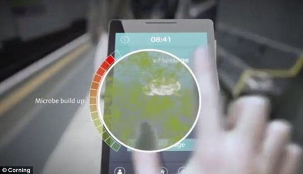 Primul ecran antibacterian pentru telefon foloseste Gorilla Glass. Cum functioneaza tehnologia. VIDEO