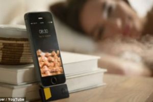 Trezitul in miros de cafea este detronat de cel in miros de mic dejun. Degajat chiar de telefon