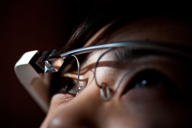 Ochelarii Google Glass, interzisi in din ce in ce mai multe localuri. Ce incidente au provocat