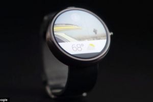 Google prezinta propriul smartwatch si anunta ca vor mai aparea si alte dispozitive din gama Android Wear VIDEO
