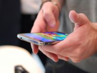 Smartphone-uri cu baterie mare. Care sunt gadgeturile care iti permit sa stai departe de incarcator