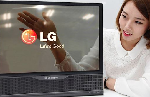 LG a facut un ecran OLED transparent si unul de 18 pe care il rulezi ca pe o coala de hartie. FOTO