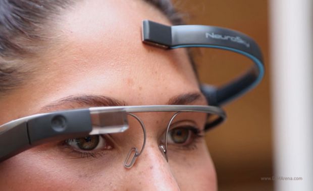 Ochelarii Google Glass, controlati cu puterea mintii prin MindRDR