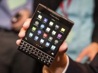 iLikeIT. BlackBerry a lansat telefonul cu ecran patrat, Passport. Cum arata Sailfish, sistemul de operare mobil de tip Linux
