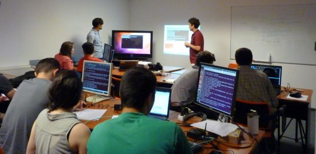 Studentii Aflati In Ultimii Ani De Facultate S Au Intrecut La Linux Embedded Challenge Www Yoda Ro