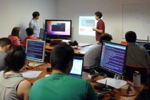 Studentii aflati in ultimii ani de facultate s-au intrecut la Linux Embedded Challenge