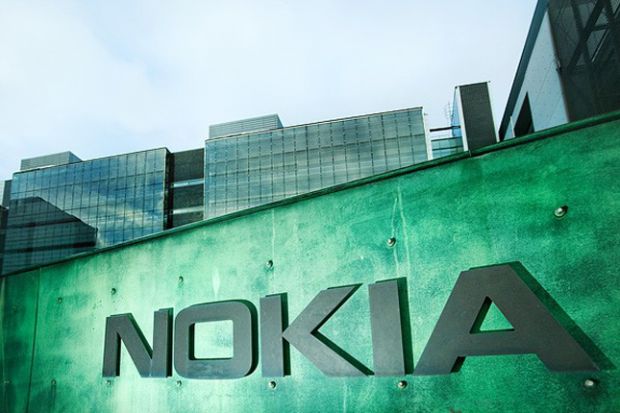 Nokia ar putea reintra pe piata smartphone-urilor anul viitor