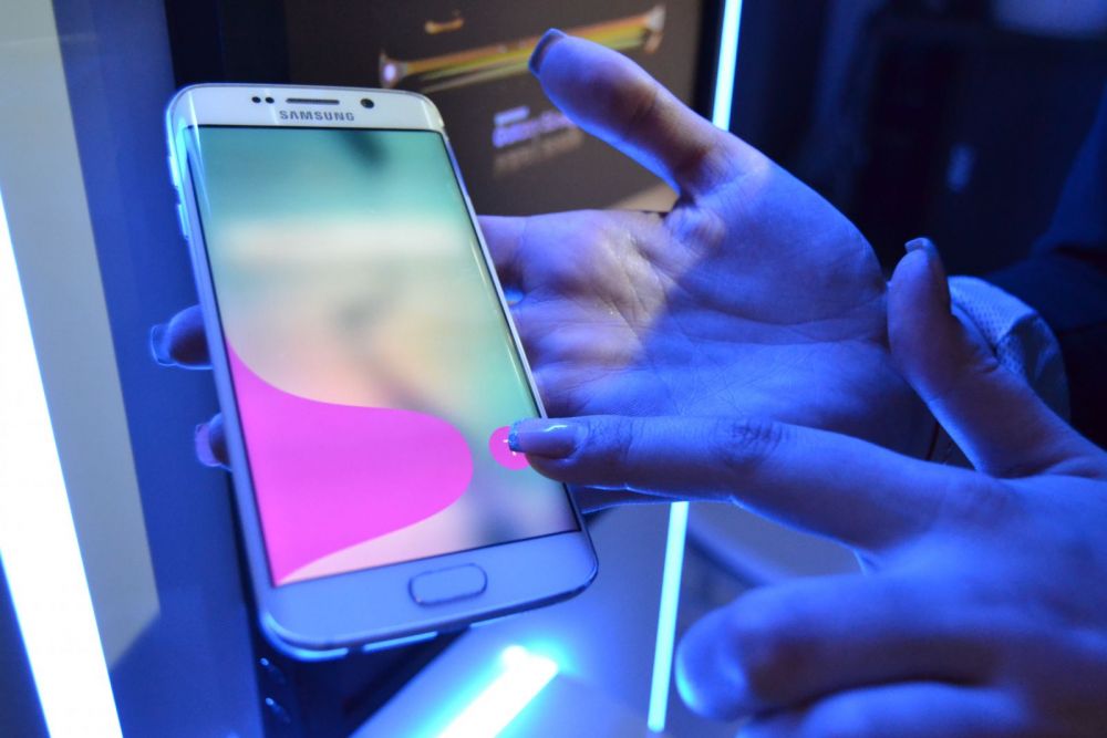 Ce surpriza! Samsung se pregateste sa lanseze Galaxy S6 Plus! Cu ce va veni noul telefon
