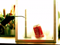 Genial! Ce se intampla cand pui o cutie de Cola in azot lichid! Experimentul i-a surprins pe cercetatori