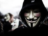 Replica Anonymous dupa ce Trump a cerut oprirea internetului si interzicerea musulmanilor in SUA. Ce au facut hackerii