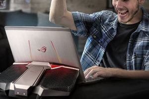 ASUS ROG GX700, primul laptop de gaming racit cu lichid a ajuns in Romania. Cat costa