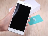 Record de comenzi pentru acest telefon! 4,5 milioane de oameni l-au vrut in doar 24 de ore