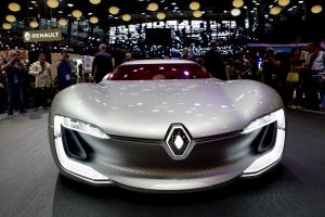MULTIMEDIA: Renault a prezentat noul Megane Sedan, Clio R.S 16 si electrica ZOE cu autonomie dublata