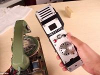 Telefonul cu disc revine la moda, in varianta de mobil! Ce poate face acest model
