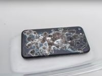 Au pus un iPhone 7 in cel mai puternic acid! Urmarea este incredibila! - VIDEO viral