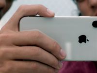 Probleme grave cu iPhone X! Stocuri insuficiente si procese privind drepturile de autor