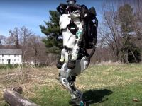 Robotul biped de la Boston Dynamics i-a speriat pe internauti! Ce se intampla in clipul devenit viral