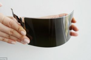 Adio telefoane sparte și crăpate! Samsung anunță că a fabricat un ecran flexibil indestructibil