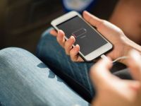 Descoperirea care face bateria telefonului să reziste cu până la 60% mai mult