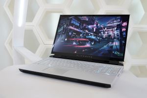 Ce se ascunde în spatele celui mai puternic laptop de gaming din istorie. VIDEO