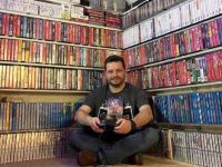 Cum arată dormitorul celui mai mare gamer din lume: are peste 20.000 de jocuri!