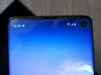 Review Samsung Galaxy S10: design nou, ideal pentru cei care detestă bretonul