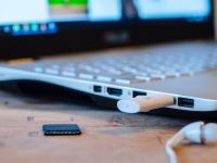 Folosești opțiunea Safely Remove USB când scoți un stick din calculator? Iată ce trebuie să știi