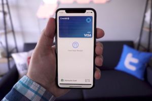 Veste importantă pentru utilizatorii de iPhone din România. Când va fi lansat Apple Pay