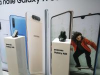 Samsung a prezentat în România noua serie Galaxy A, care include și un telefon cu cameră foto rotativă