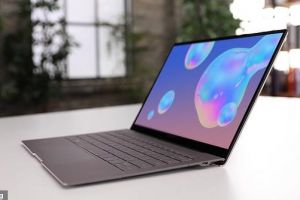 Samsung și Microsoft au lansat un laptop performant, care costă cât un telefon mobil