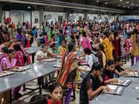 De ce iPhone-urile sunt asamblate în India exclusiv de către femei