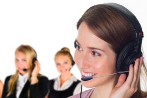 Munca în call-center, de la job studențesc, la un câștig de 8.000 lei. Ce limbi străine îți saltă salariul