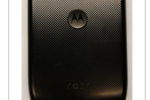 Telefonul pliabil Motorola RAZR 2019 va fi prezentat într-un cadru restrâns. Ce specificații va avea